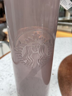 Trois Bouteilles En Verre Rose Avec Des Bouchons Dorés Un Ouvert