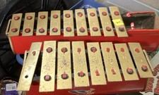 2- Toys &ldquo;R&rdquo; Us Vintage Red Metal Glockenspiel 2 Octave 2-Octave Range Toy