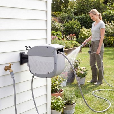 Outsunny Schlauchtrommel mit Gartenschlauch 20 m, 180° schwenkbar Schlauchbox