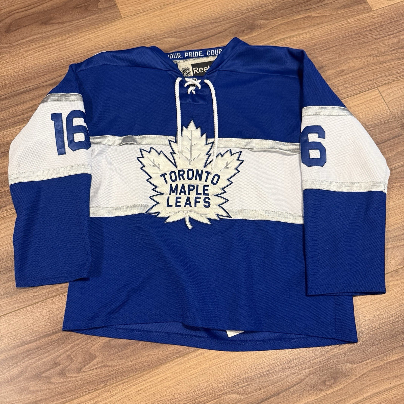 Toronto Maple Leafs Mitchell Marner Reebok CCM Jersey Fight Strap Size 50
