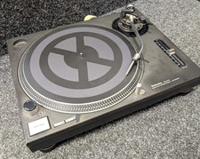 Technics SL-1210 MK2 Direct Drive Turntable...
