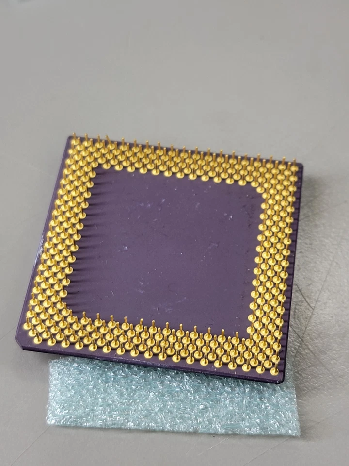 AMD K6-2 300MHz ({AMD-K6-2/300AFR}) Processor - Image 3 of 3