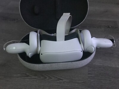 Oculus Quest 2 With Travel Case No charger brand new batteries 128gb