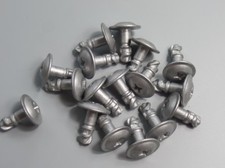 10x Unterfahrschutz Motor Schrauben Clips für BMW E39 E38 E52 51718218852 19mm