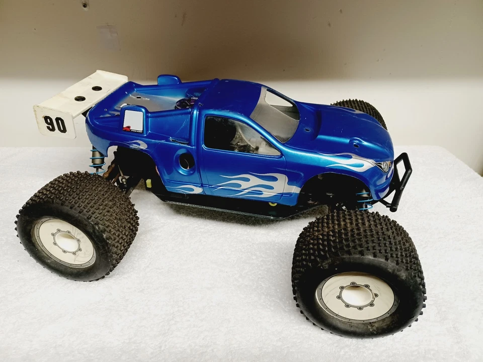 VINTAGE OFNA RACING RC 1/8 4WD NITRO TRUGGY W/ BIG BLOCK 28 RACE ENGINE PROLINE - Image 3 of 4