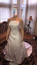 Davids bridal White wedding dress size 18 Was Preserved. Won’t Last Long.