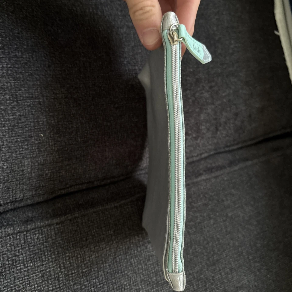 Bolso Ipsy The Glam, Plateado con Borde Brillo Bolsa de Maquillaje Solo NUEVO Foto 3 de 4