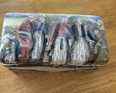 VTG China Trader Ceramic Hand Painted Carved/Textured Trinket Box