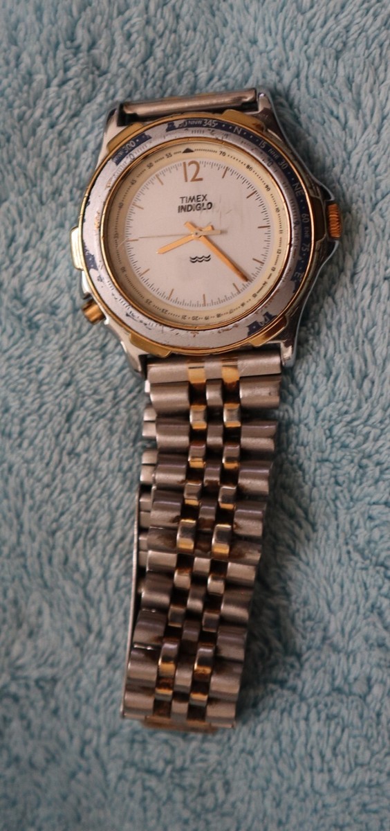 Vintage 1970/80s Timex Indiglo Compass Bezel White Dial
