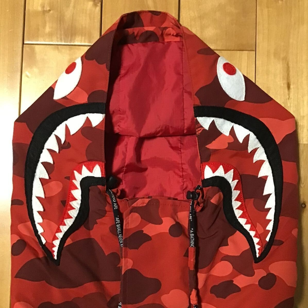 A BATHING APE Shark board Jacket 廃盤 A BATHING APE Shark Snowboard Jacket 廃盤 A BATHING APE