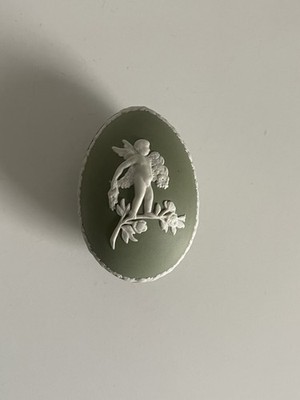 Wedgwood grüner Jasperware Porzellan eiförmige Cherub Schmuckschatulle