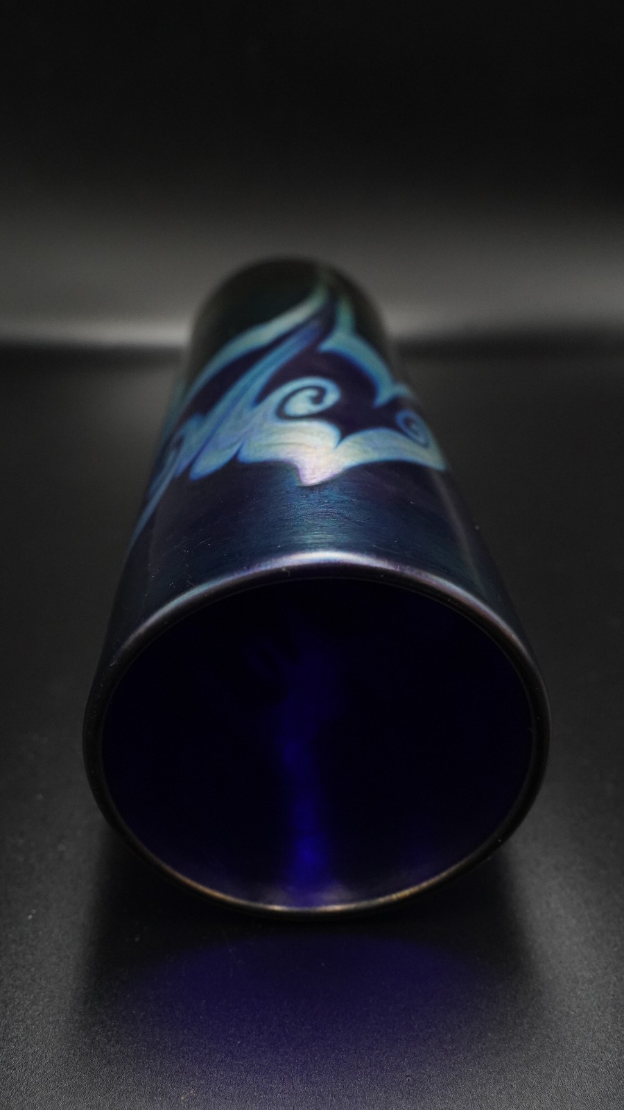 Rare Lundberg Studios Iridescent Art Glass Vase 2000 – 10” Signed Hand-Blown