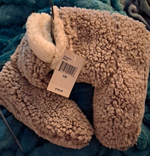 Cuddl Duds Women  s Gray Sherpa Sock Slippers. size S/M see pic