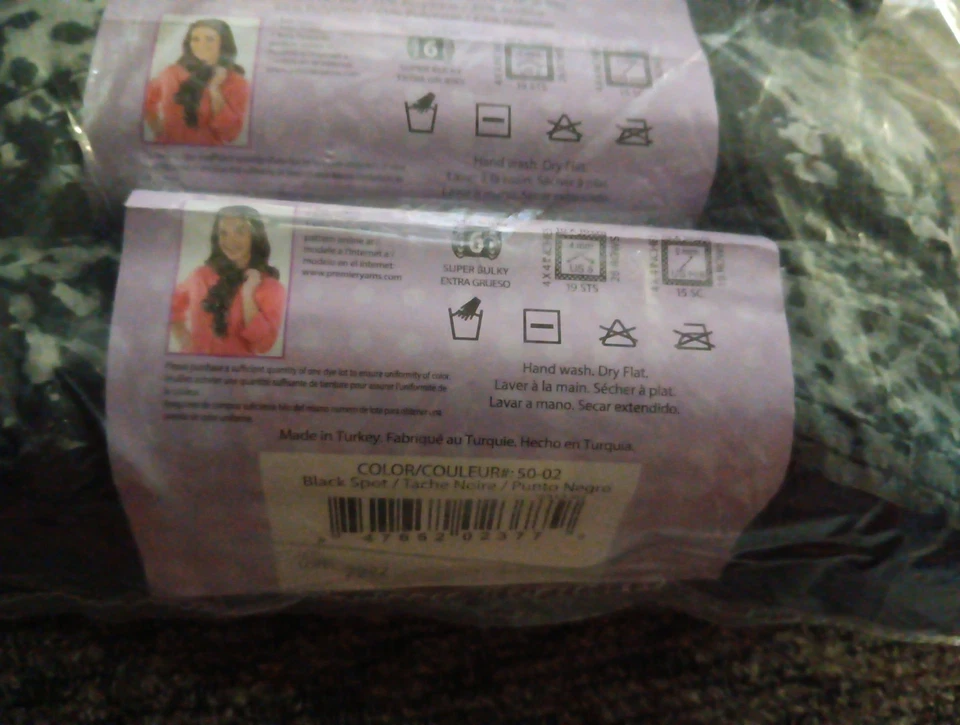 HILOS PREMIER STARBELLA COQUETEO VOLANTES HILO-COLOR: PUNTO NEGRO #50-02 -1,41 oz 24 yardas Foto 4 de 4