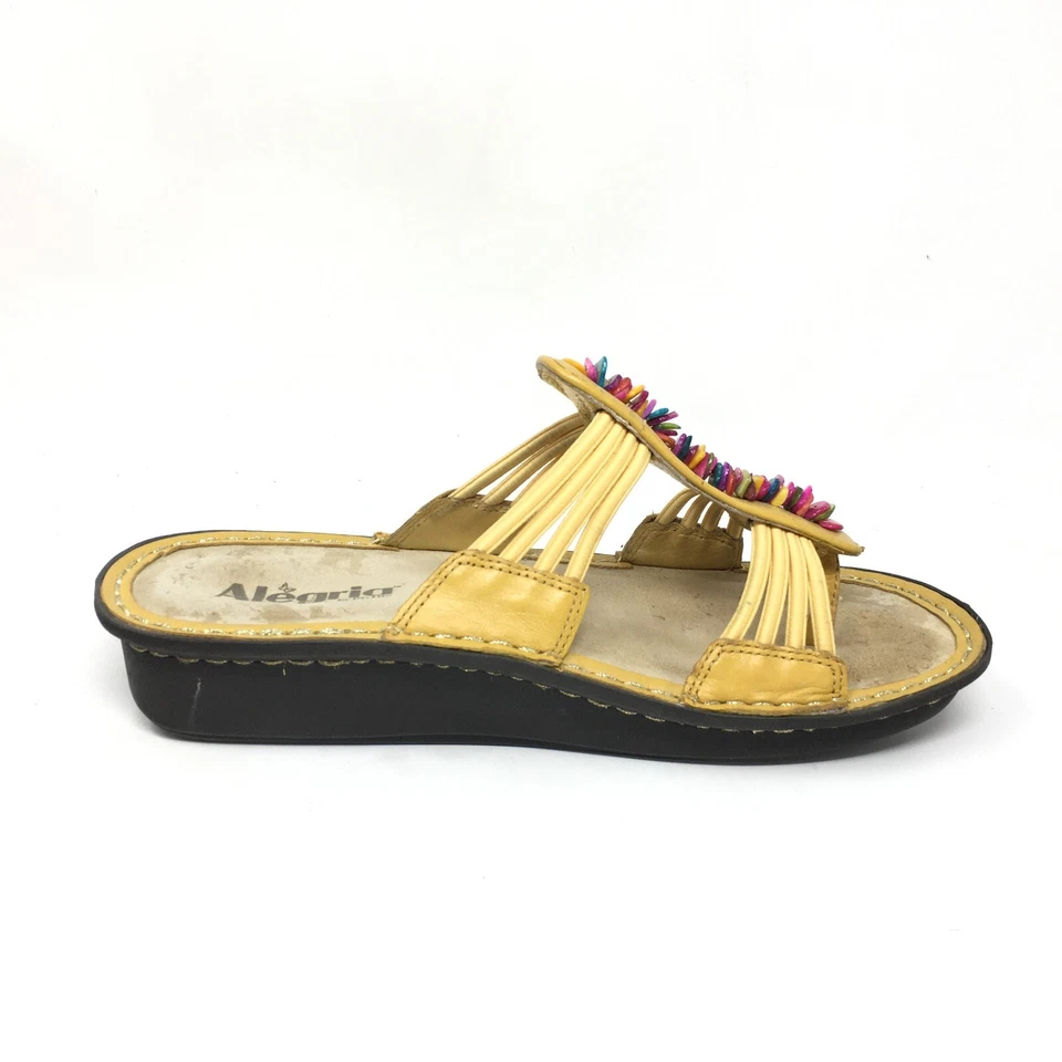女士 Alegria Pisa 滑动楔形人字拖鞋 37 码 EU/7-7.5 黄色串珠 — 第 4/4 张图片