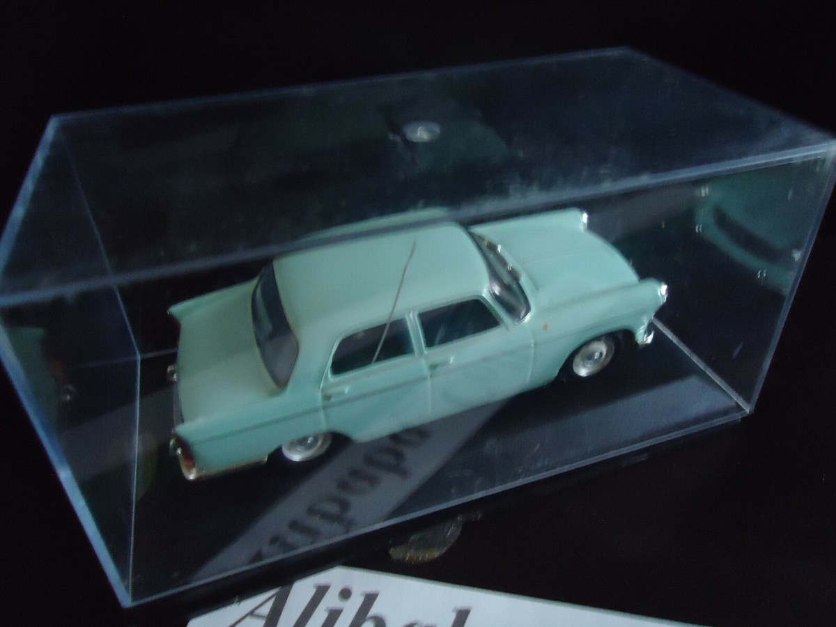 入手困難)Peugeot 404 ミニカー 水色 1/43 入手困難)Peugeot 404