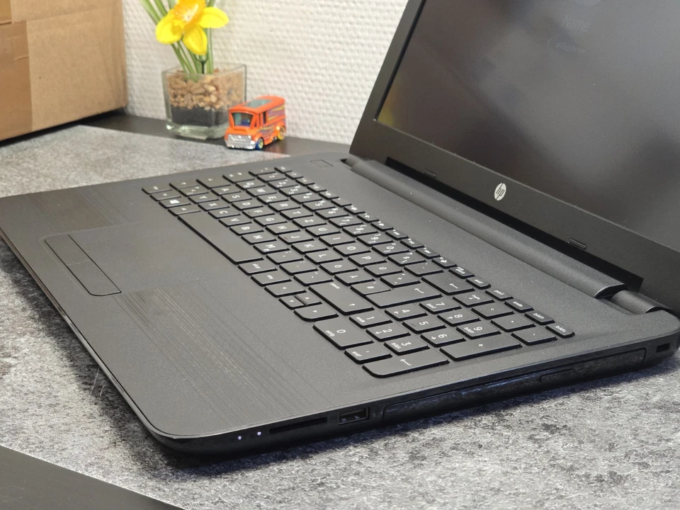 Portátil HP 15,6" Full HD/AMD A10-4 núcleos / 8GB RAM / 1000GB HDD - Imagen 4 de 4