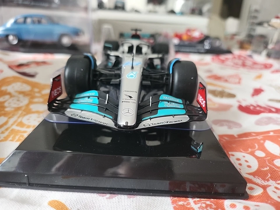 D20 DAMAGED 1/24 F1 Mercedes F1 W13 Russell 2022 Centauria Atlas Panini Altaya  - Immagine 4 di 4