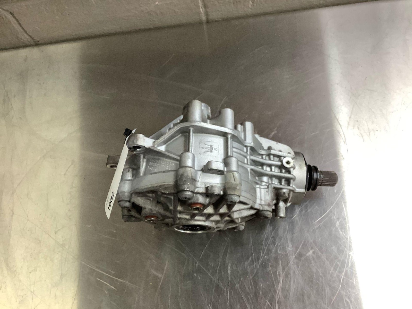 2017-2020 MASERATI LEVANTE 3.0L FRONT DIFFERENTIAL CARRIER 6700321830 OEM