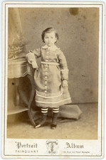 Fillette en bottines Vintage albumen print  Tirage albuminé  16,5x11  Circ