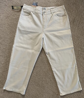 Cherokee Khaki Capri Pants In Size NWT