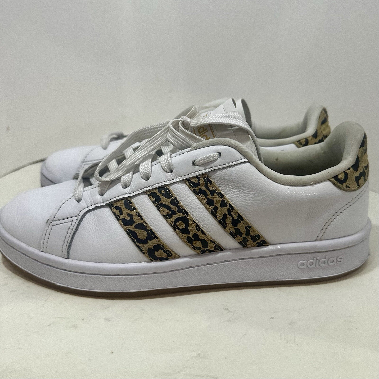 Adidas Cloudfoam Leopard Skin Women's Sneakers Shoes Casual White Womens 8.5 EUC