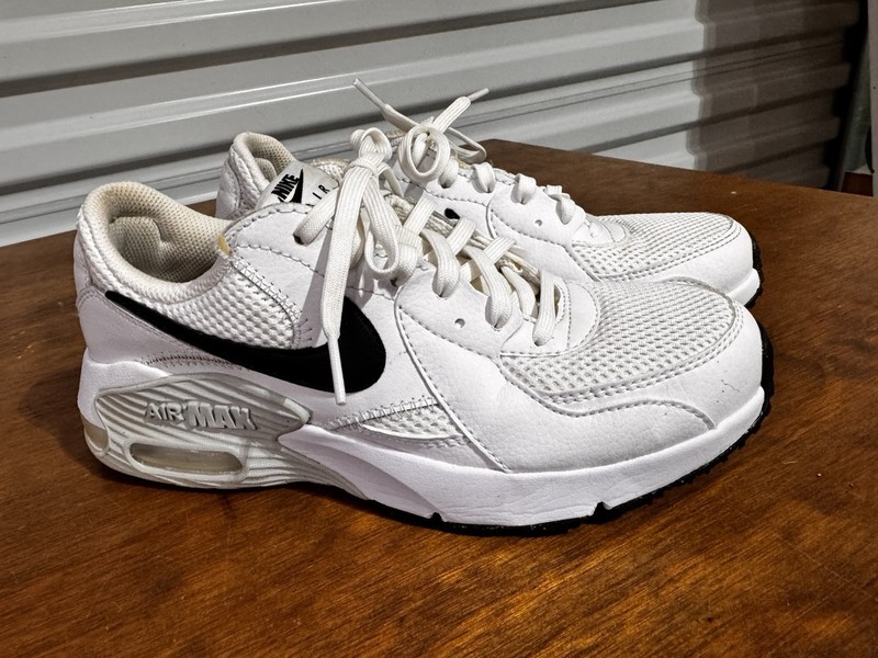 Nike Air Max Excee White/Black Low Top Lace-Up Mesh Sneakers Size 6