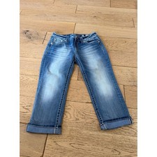 Miss Me Womens Mid Rise Cuffed Capri Jeans Medium Wash Embroidered Size 30 472 