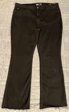 Lee Women s Regular Fit Mid Rise Bootcut Jean...