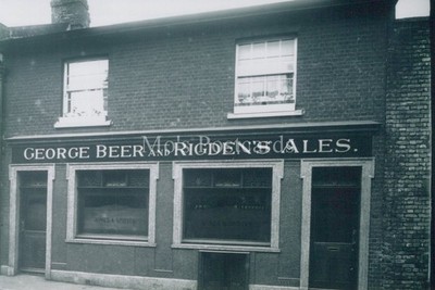 Kent Foto - Unidentified Public House, George Beer & Rigden's Ales, Kodak KD112