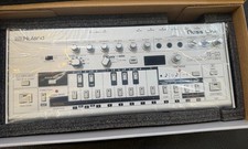 Roland TB-03 Bass Line Synthesizer Boutique T...