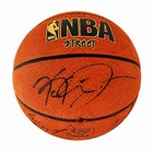 Kobe Bryant & LeBron James Signed Basketball!! +Dirk Wade Garnett 2000’s Legends — photo 3