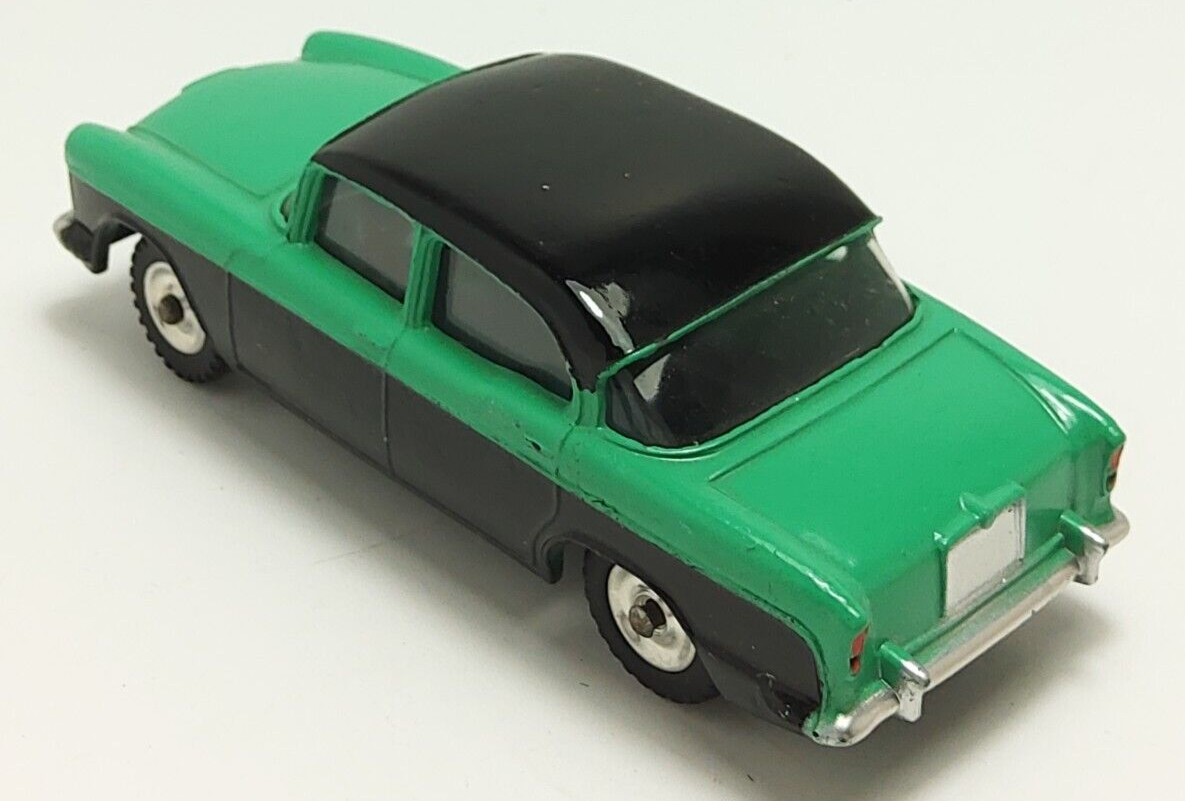 Dinky 165 Humber Hawk with windows 1959-May 61, boxed and in