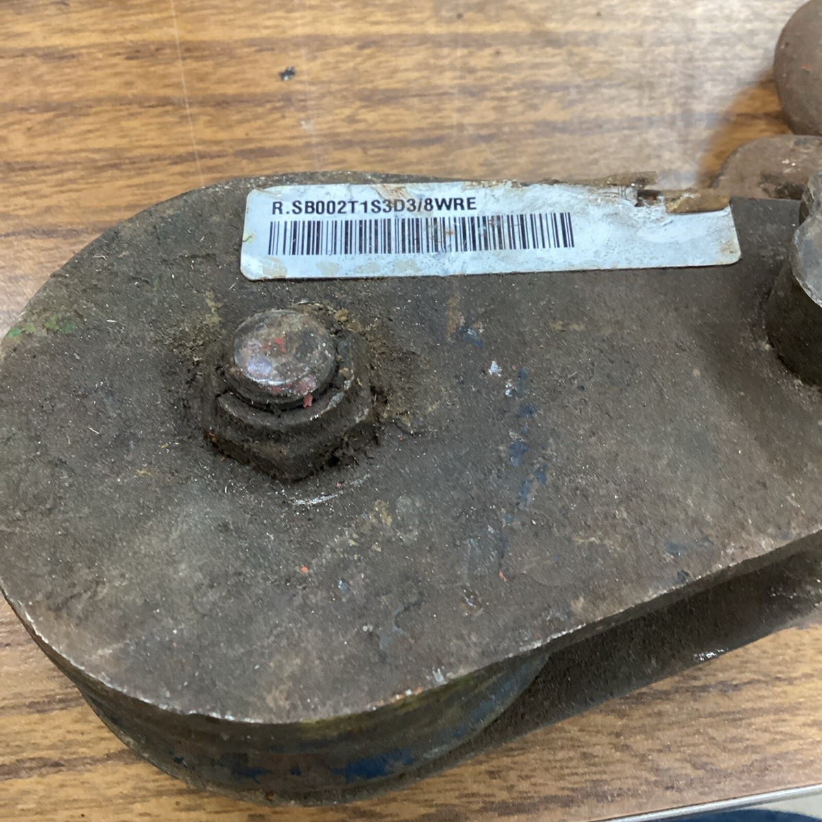 Used CROSBY McKissick 2 ton snatch block 109037 w/shackle N Used CROSBY McKissick 2 ton snatch block 109037 w/shackle N