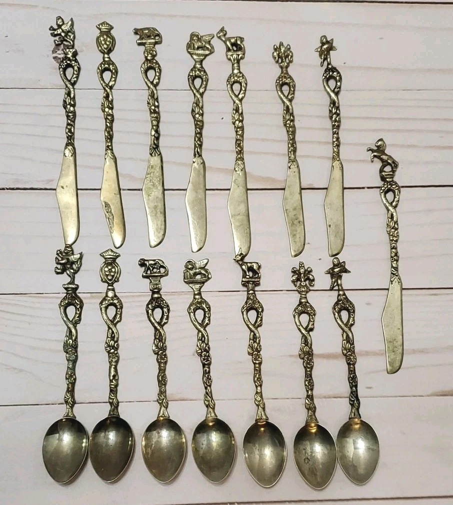 MONTAGNANI Italian Serving Spoons & Knives-15 pieces-VINTAGE
Opens in a new window or tab