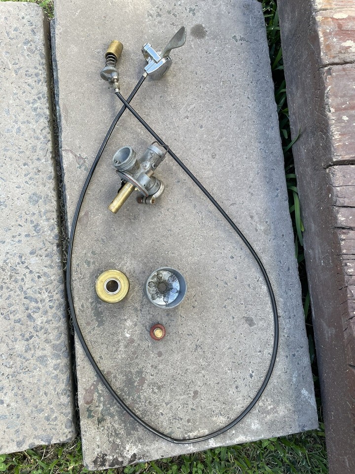 Vintage Victa 18 Special Rotomo Lawn Mower Carby, Throttle Lever And