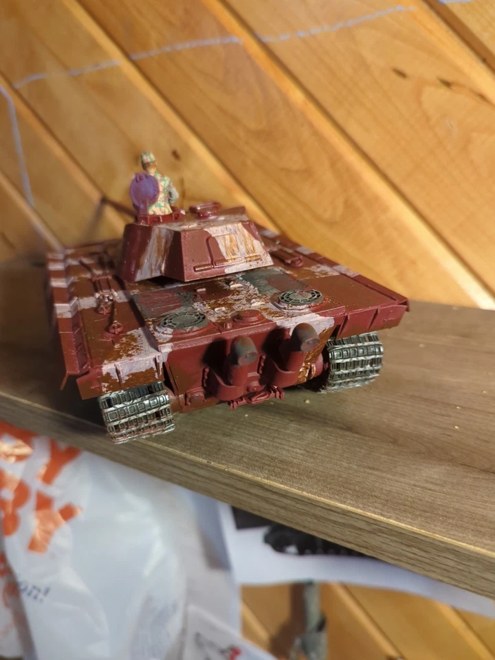 Tanque Modelcollect Fist of War UA35021 alemão E60 ausf.D 12,8cm com lateral em escala 1/35 - Imagem 3 de 4