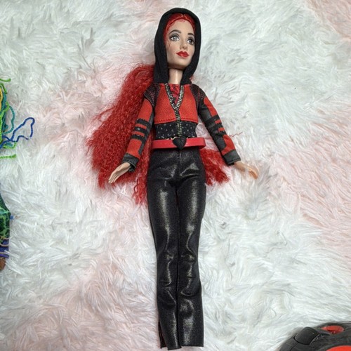 Mattel Disney Descendants Rise Of Red Singing Doll & Uliana  - Picture 5 of 7