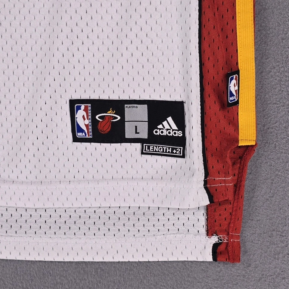 Camiseta Miami Heat Niños Grande Blanca NBA Baloncesto Dwyane Wade #3 Adidas 00s Y2K Foto 3 de 4