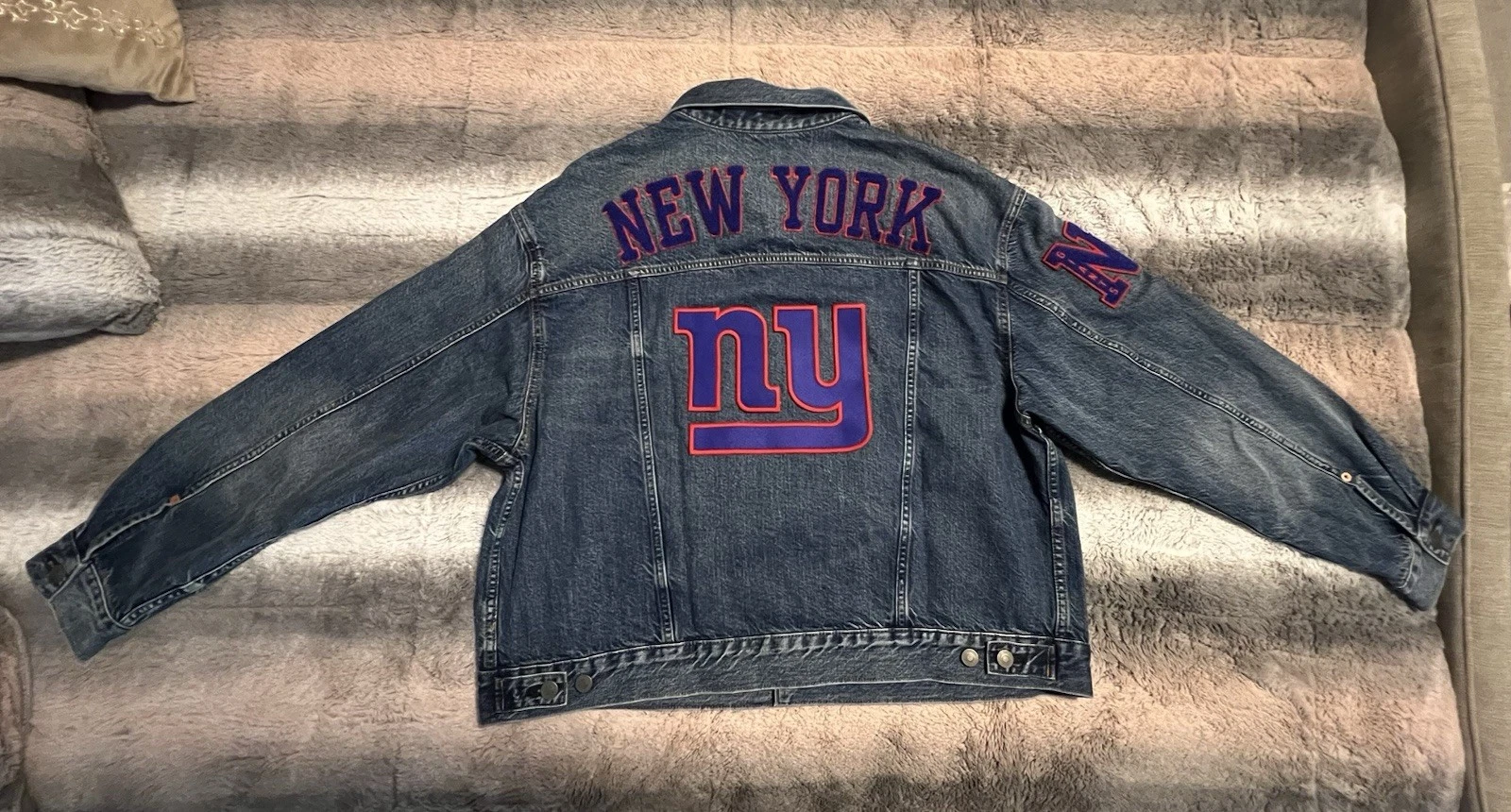 NFL - New York Giants - Denim Jacket - LIMITED EDITION by American Eagle