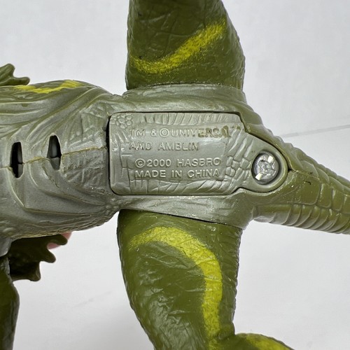 Jurassic Park 3 Dilophosaurus Dinosaur 6" Venom Spitter Hasbro Action Figure - Picture 10 of 13