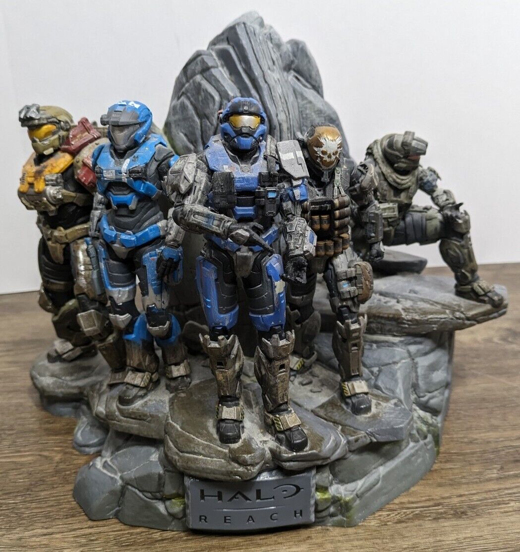 Halo Reach Noble Team Legendary Limited Edition Statue 2010 NOT COMPLETE