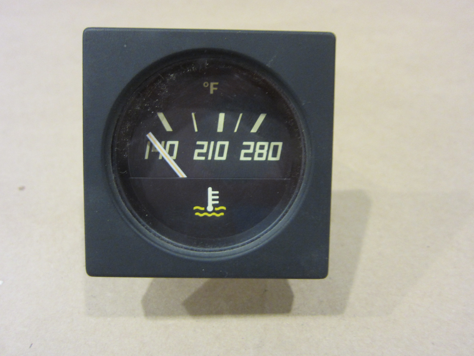 Ferrari Mondial 3.2 QV 1987. Oil Temperatue Gauge.  Part# 127122