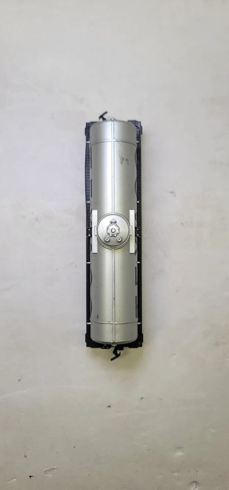 Texaco Oil Tanker Single Dome HO Scale Model Train With Ladders - Vintage - Image 3 of 4