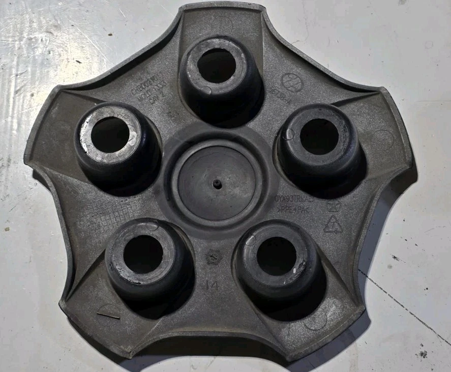 2007-2016 JEEP PATRIOT, COMPASS OEM TAMPA CENTRAL PRATA 0YX93TRMAB - Imagem 4 de 4