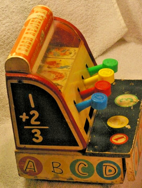 как выглядит Vintage Fisher Price Cash Register Toy 972 from 1960 фото