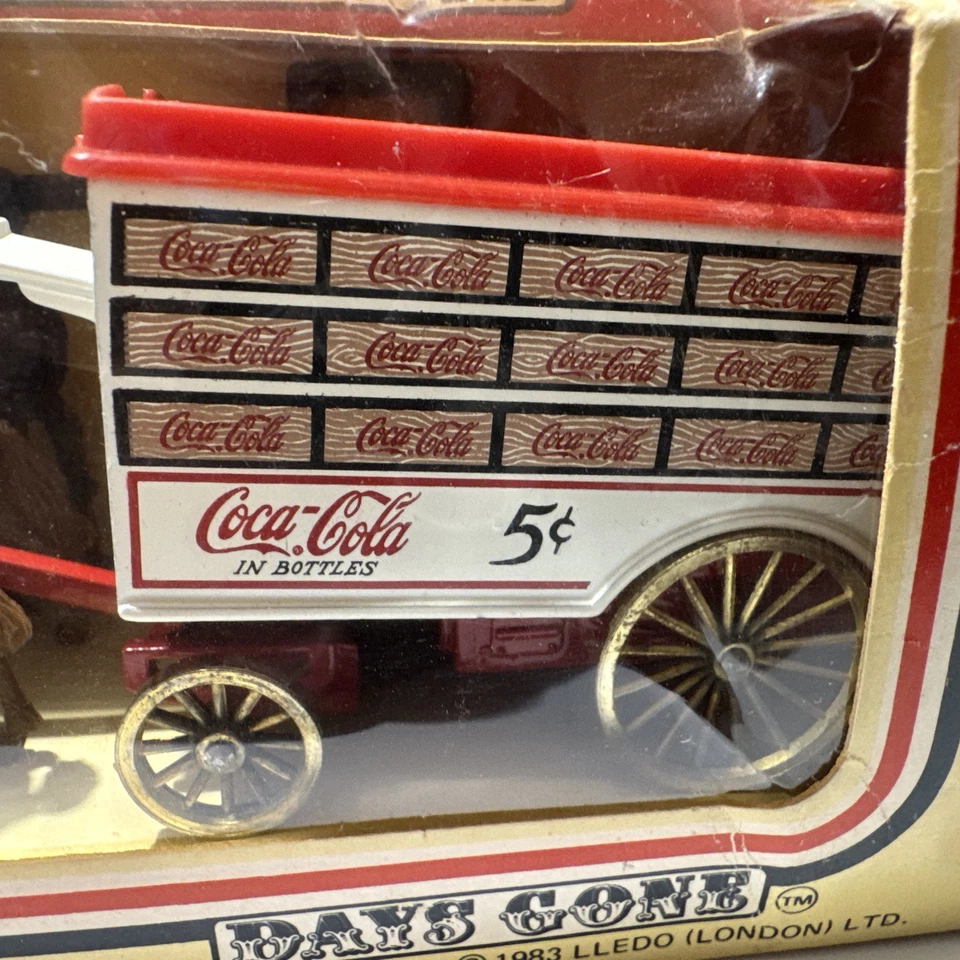 LLEDO DAYS - GONE COCA COLA  HORSE AND DELIVERY CARRIAGE - Image 2 of 4