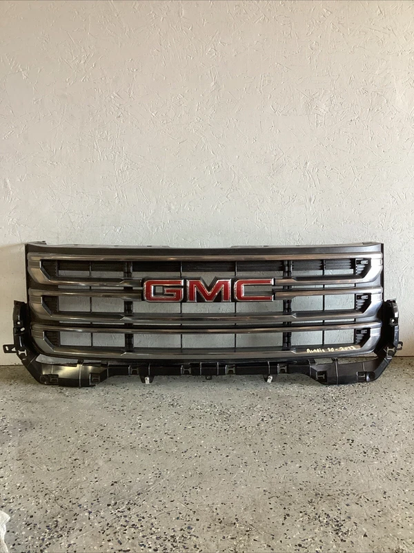 GMC Acadia Grille 2020 2021 2022 USED OEM 84805225