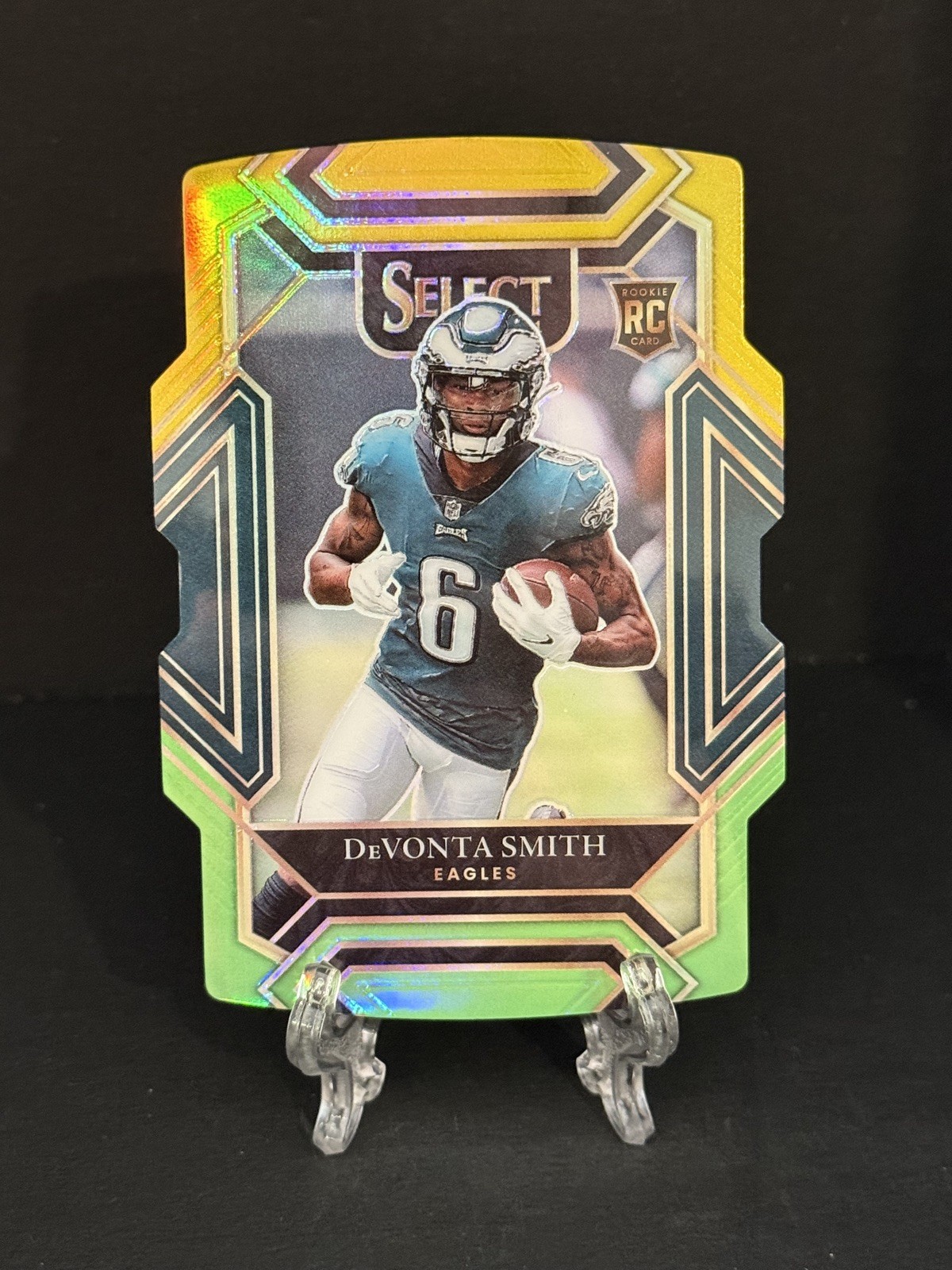 2021 Select - Club Level Devonta Smith #149 Green & Yellow Prizm Die-Cut (RC)