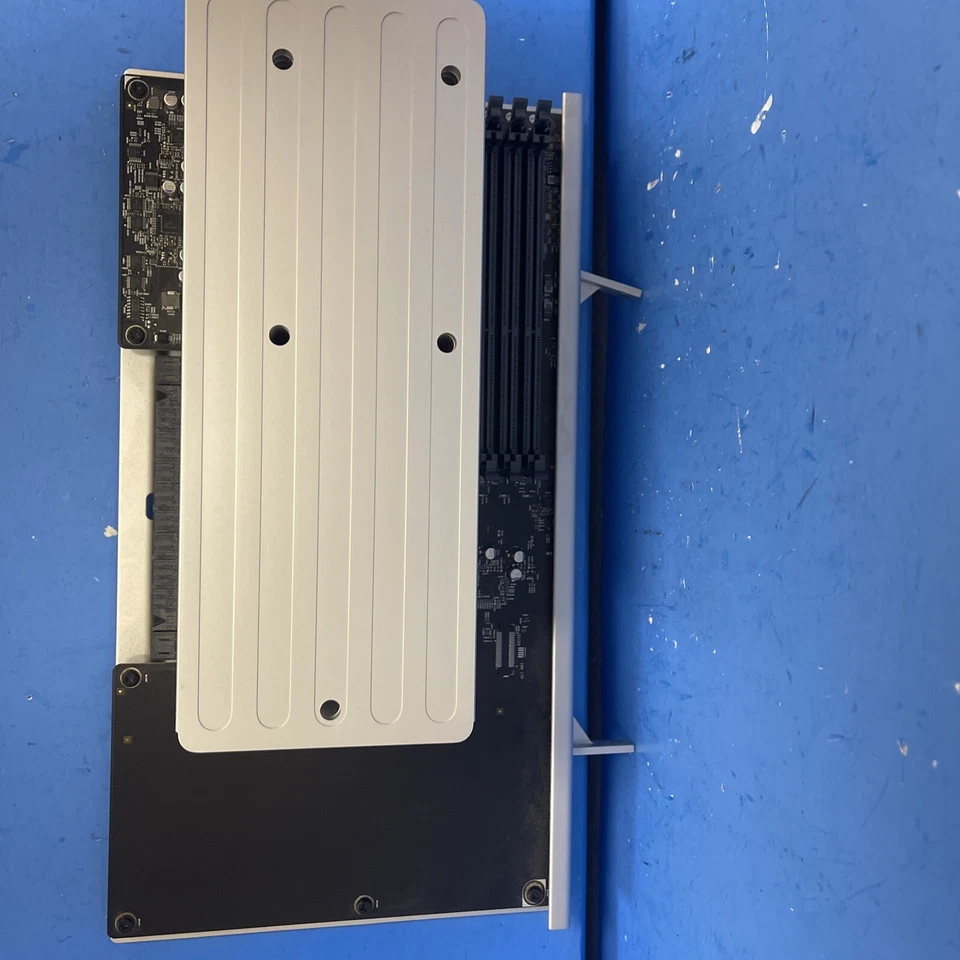 Apple 820-2482-A LGA 1366/Socket B, Intel Motherboard - Image 3 of 4